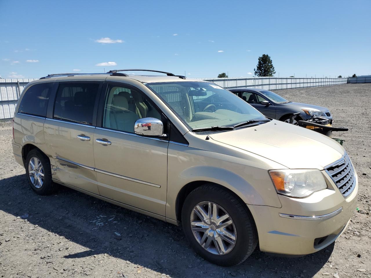 2A4RR7DX2AR375645 2010 Chrysler Town & Country Limited