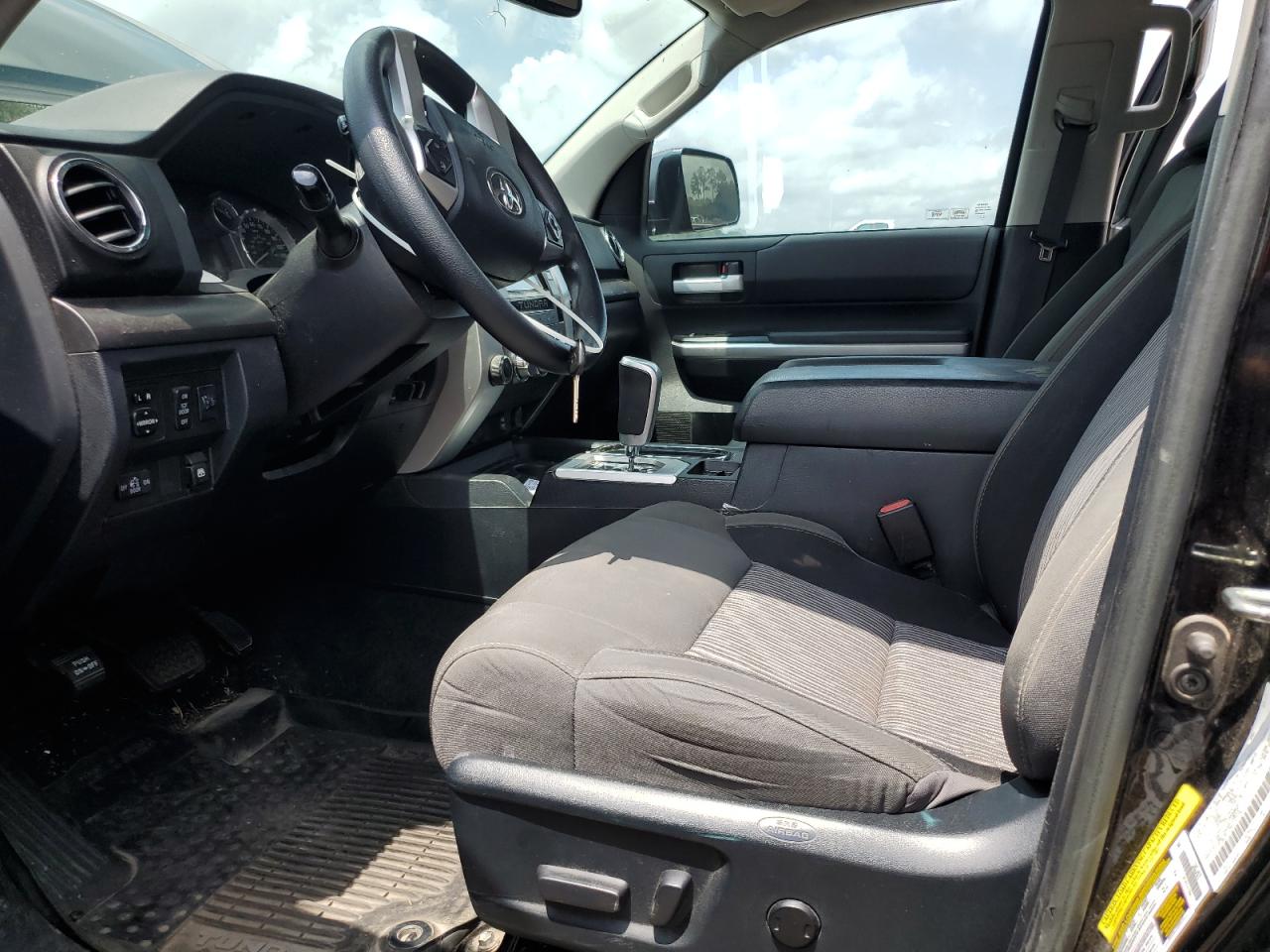 5TFDW5F12HX643398 2017 Toyota Tundra Crewmax Sr5