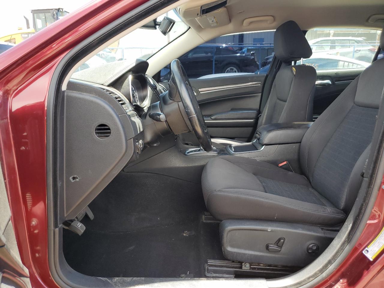 2C3CCAAG2KH601516 2019 Chrysler 300 Touring