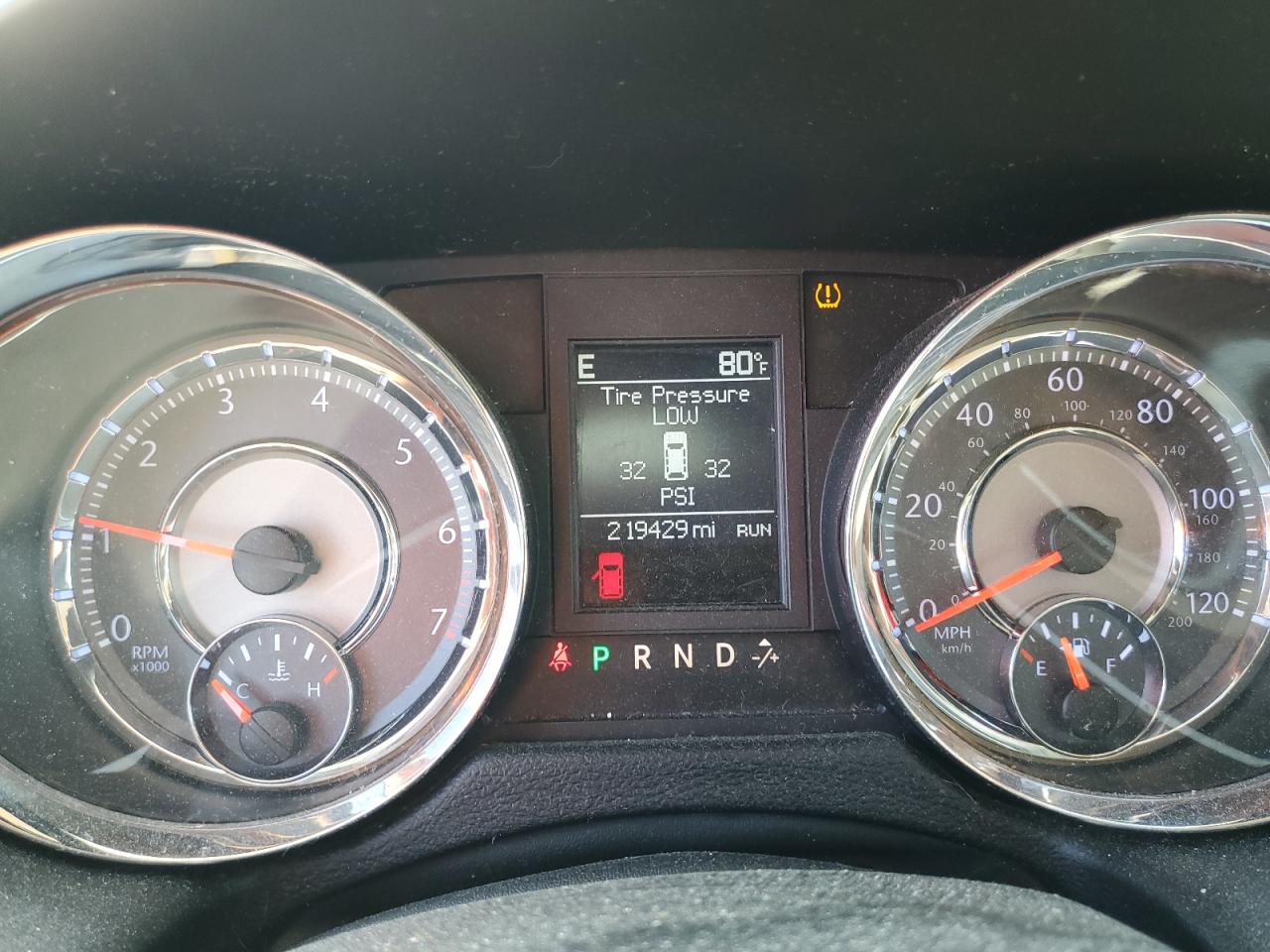 2A4RR8DG5BR764366 2011 Chrysler Town & Country Touring L