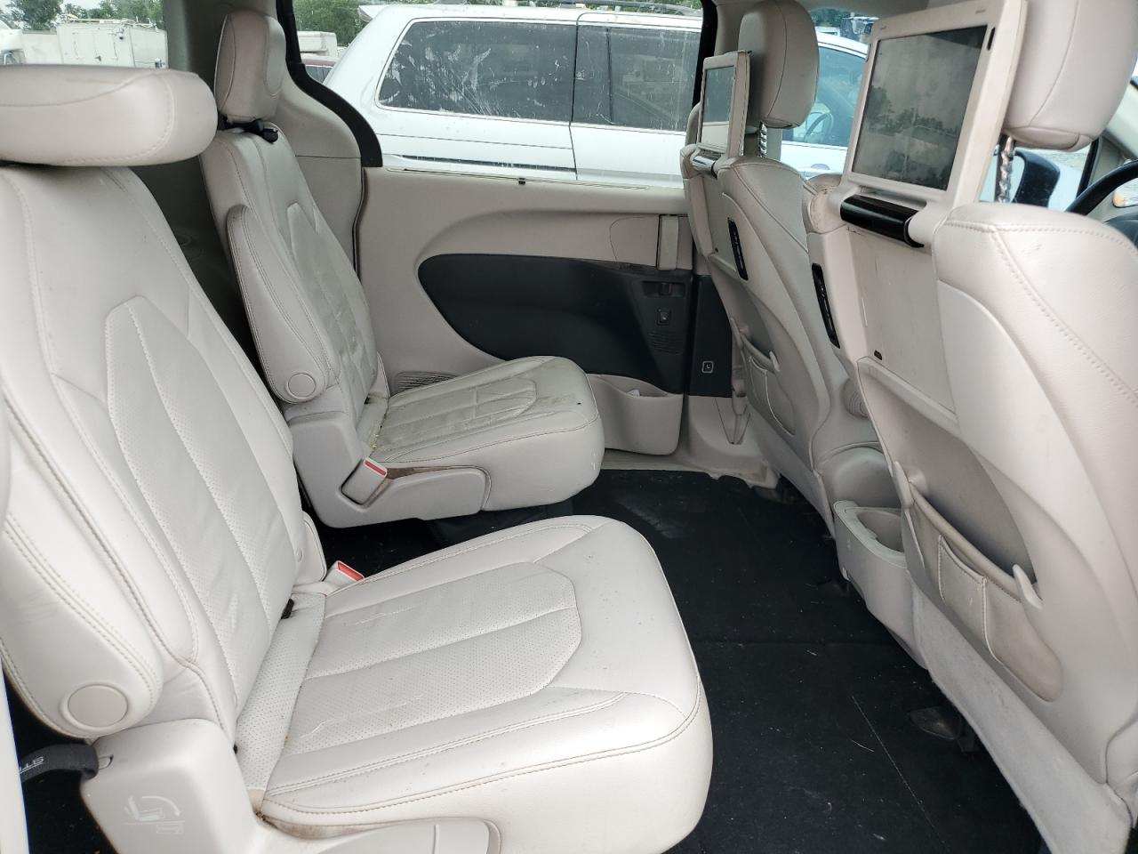 2C4RC1EG9HR821898 2017 Chrysler Pacifica Touring L Plus