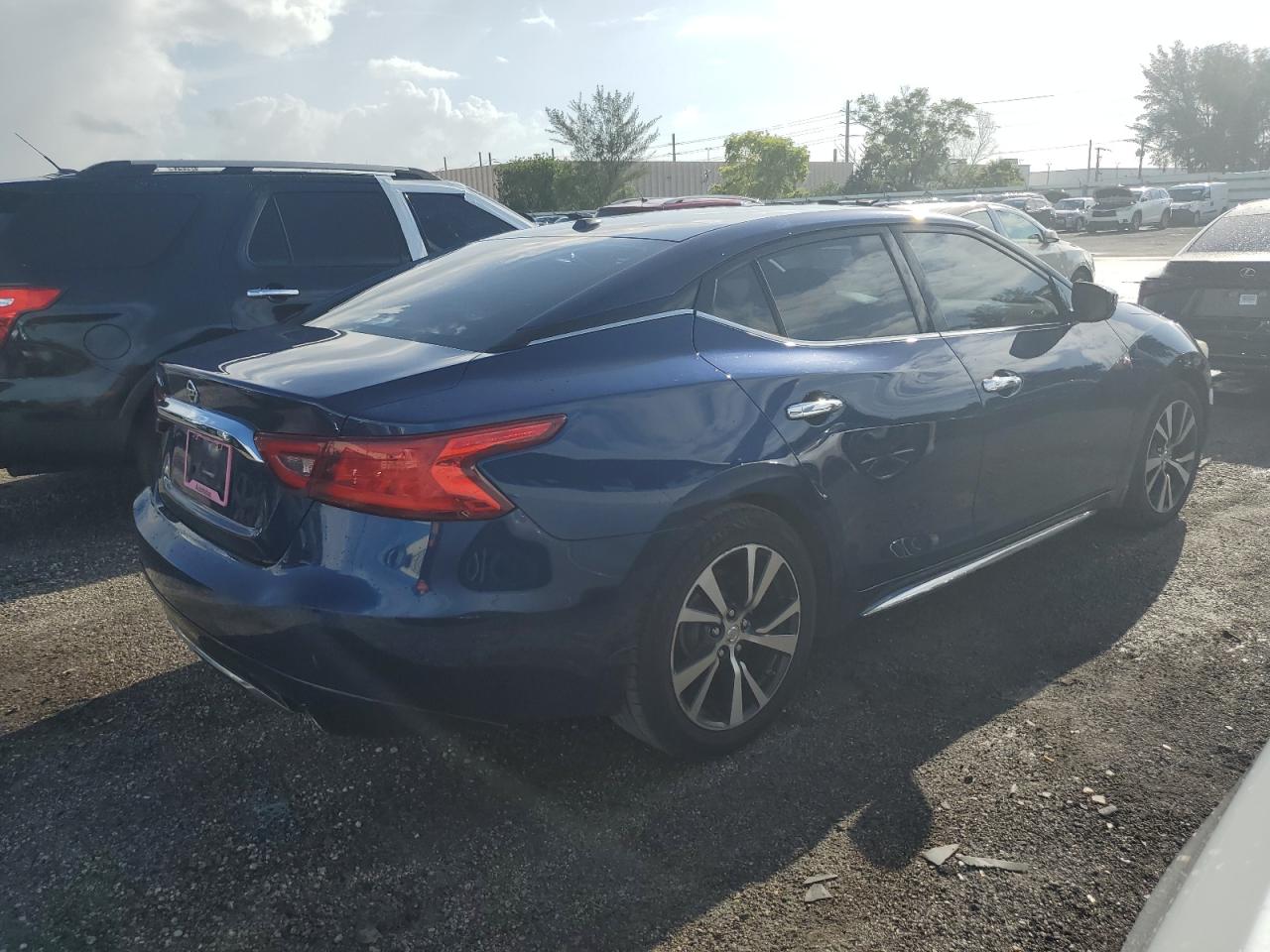 1N4AA6AP9HC423692 2017 Nissan Maxima 3.5S