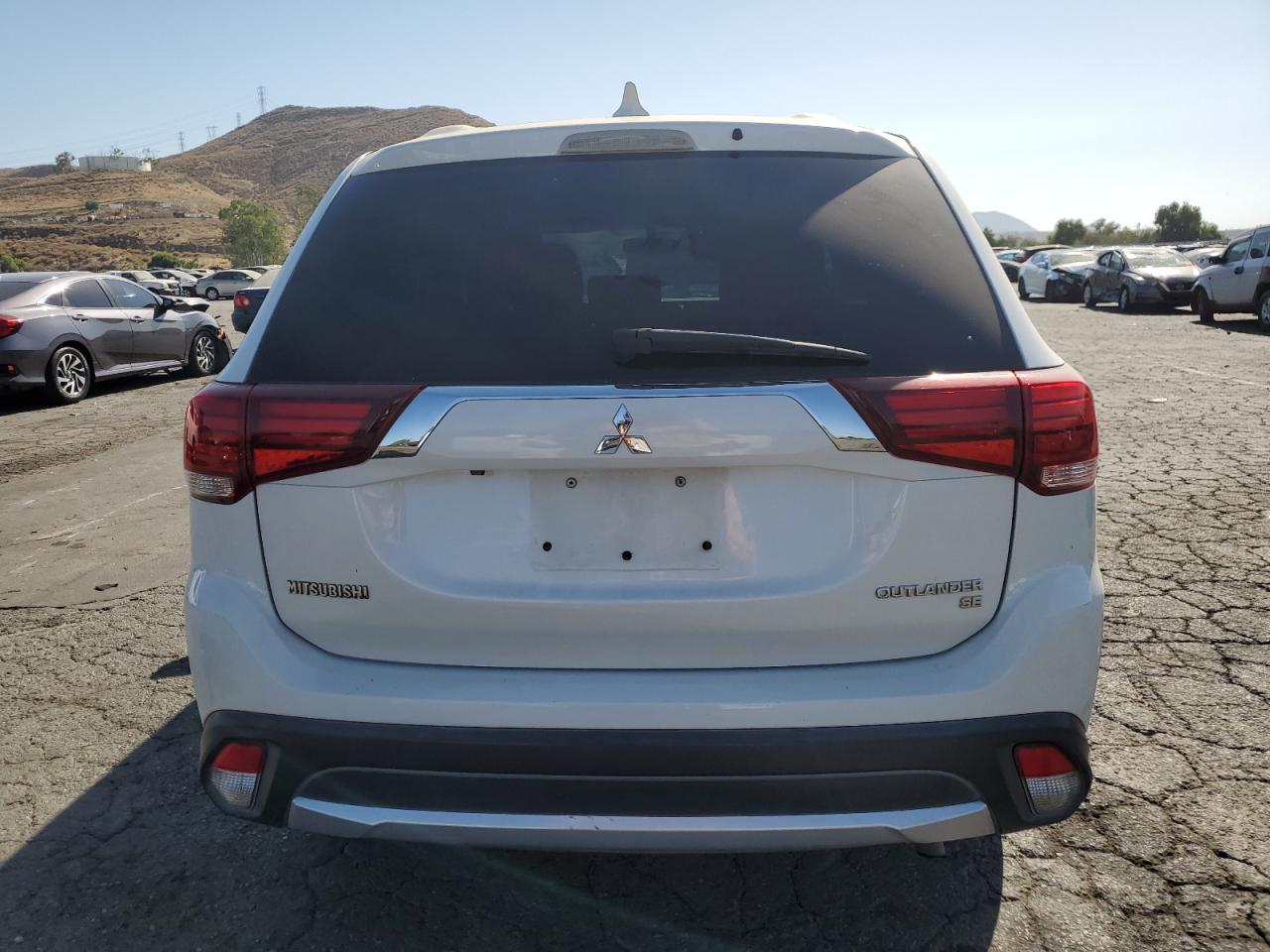 JA4AD3A35HZ052017 2017 Mitsubishi Outlander Se