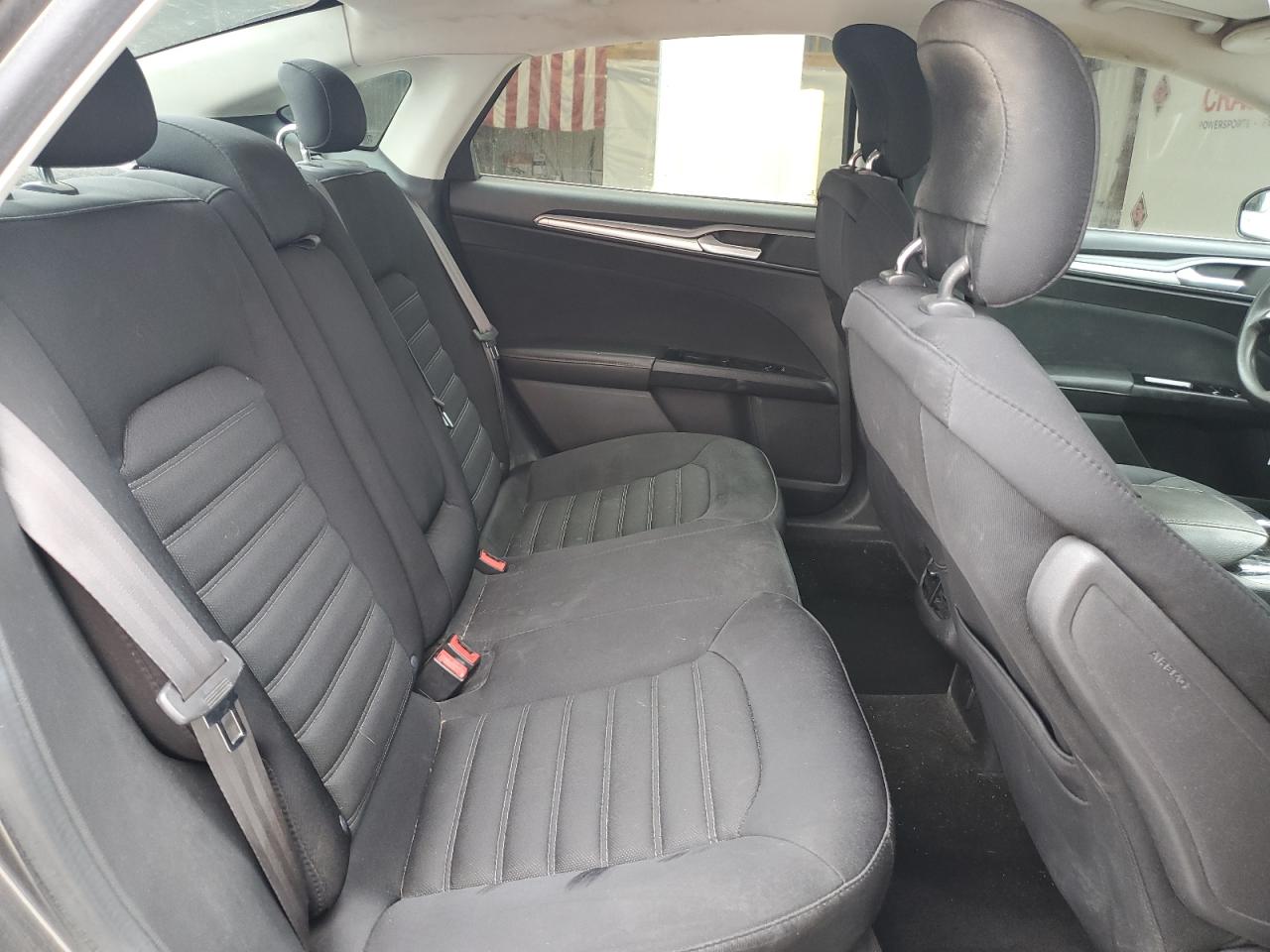 1FA6P0HD4F5101105 2015 Ford Fusion Se