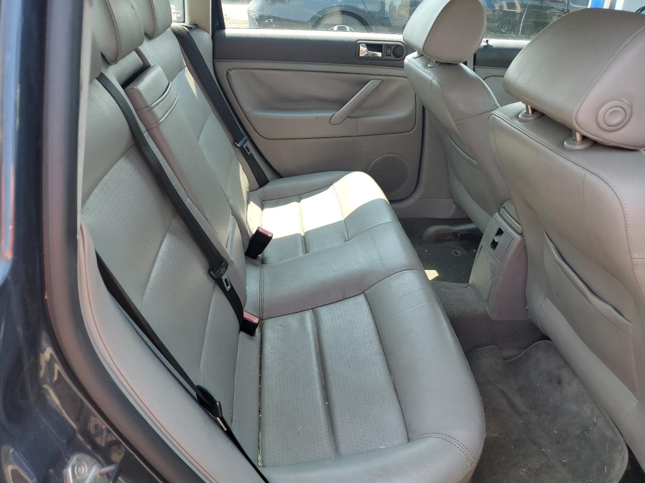 WVWPD63B04P205589 2004 Volkswagen Passat Gls