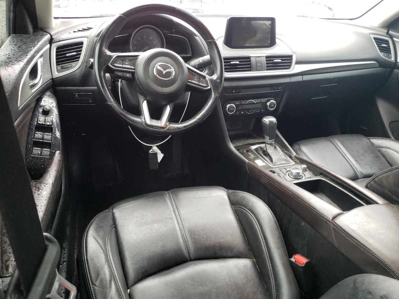 3MZBN1V32JM172903 2018 Mazda 3 Touring