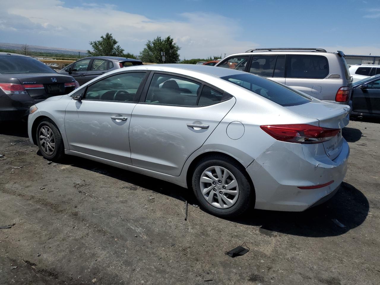 2018 Hyundai Elantra Se vin: 5NPD74LF7JH340853