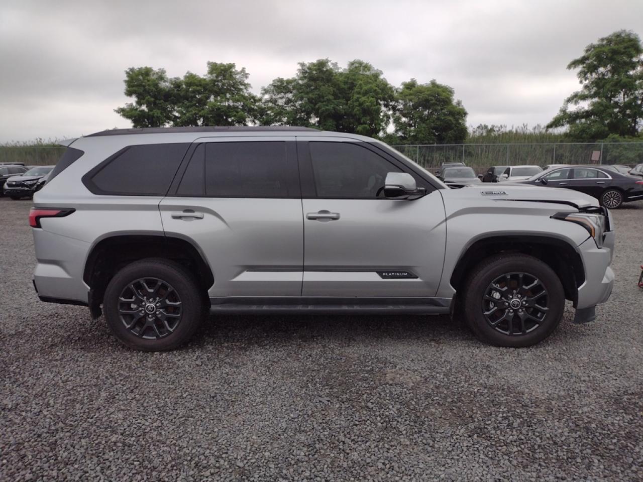 7SVAAABA5PX011371 2023 Toyota Sequoia Sr5