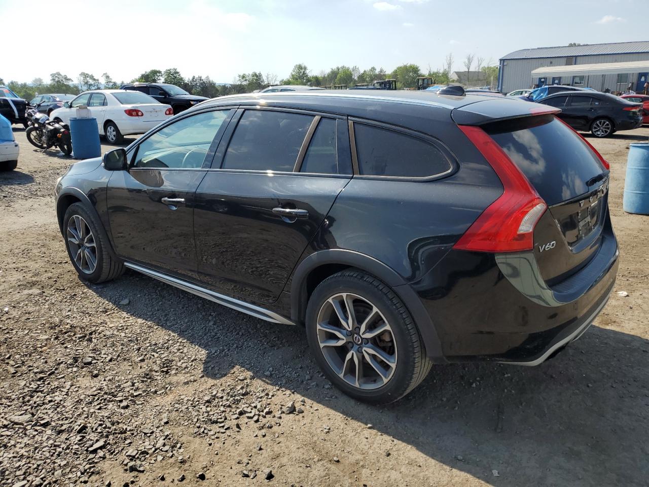 2017 Volvo V60 Cross Country Premier vin: YV440MWK0H1040387