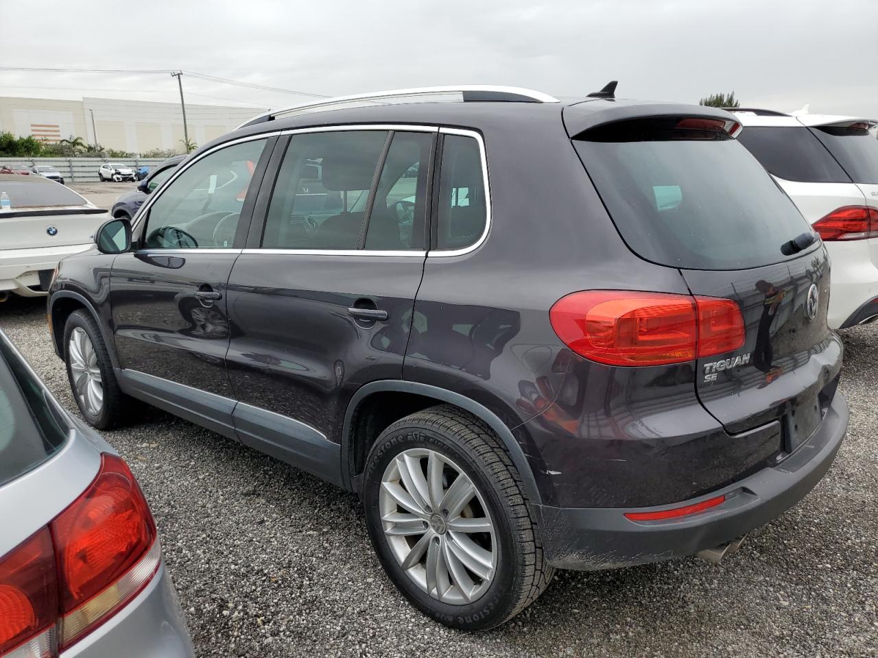 WVGAV7AX8GW560944 2016 Volkswagen Tiguan S