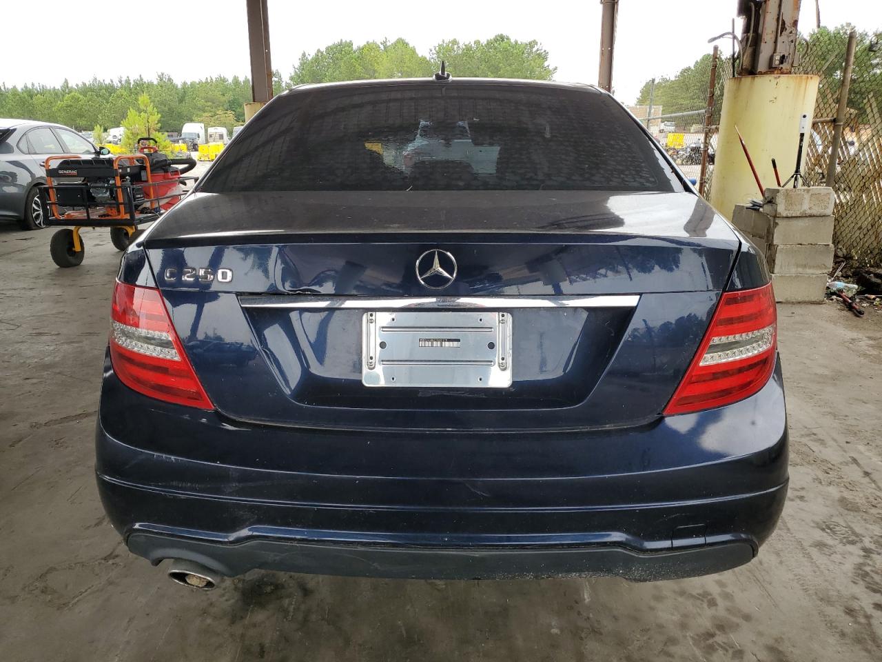 2012 Mercedes-Benz C 250 vin: WDDGF4HBXCR202179