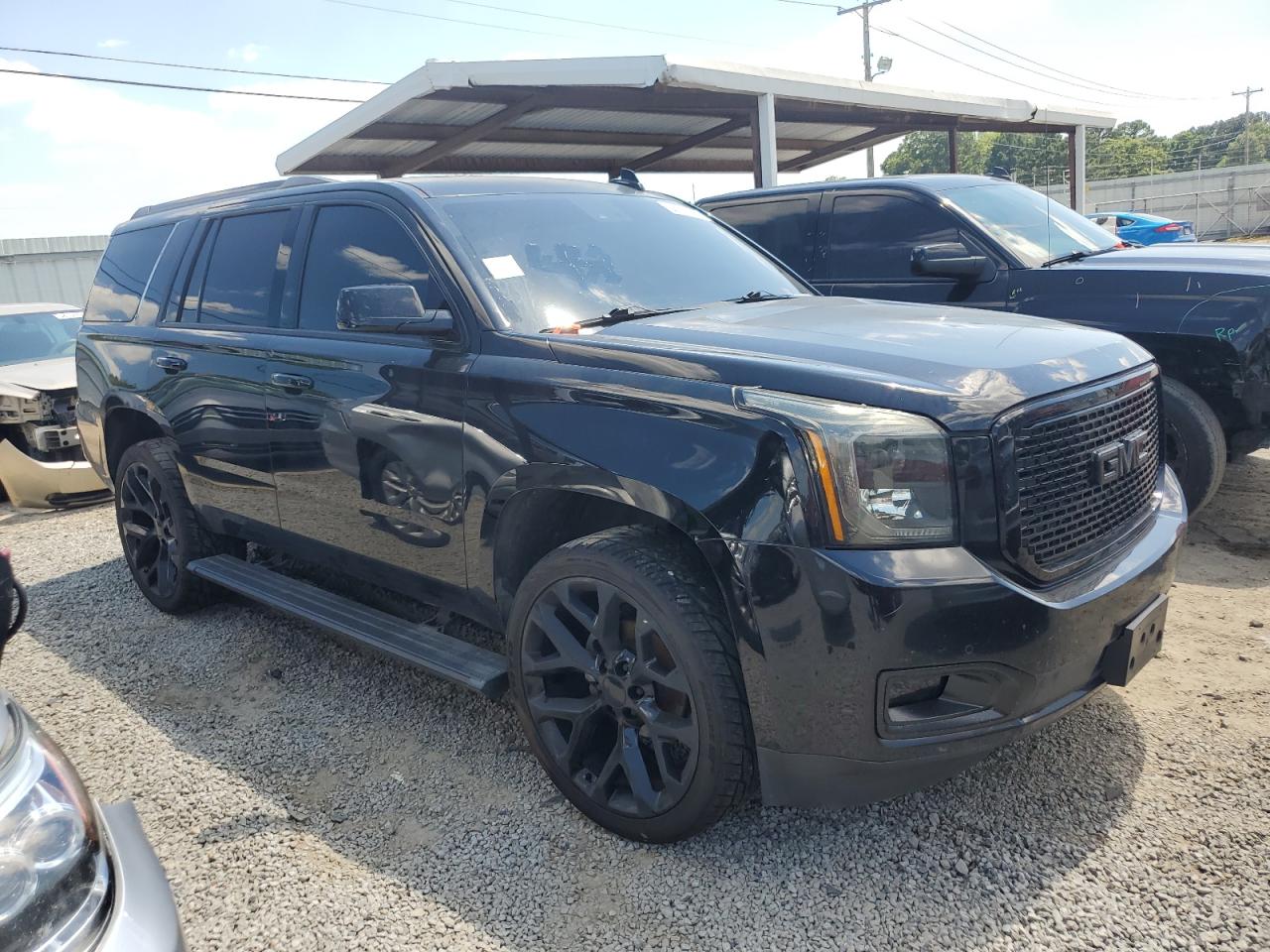 2017 GMC Yukon Denali vin: 1GKS1CKJ3HR330126