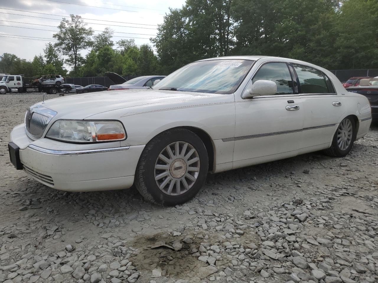 1LNHM83W64Y668216 2004 Lincoln Town Car Ultimate