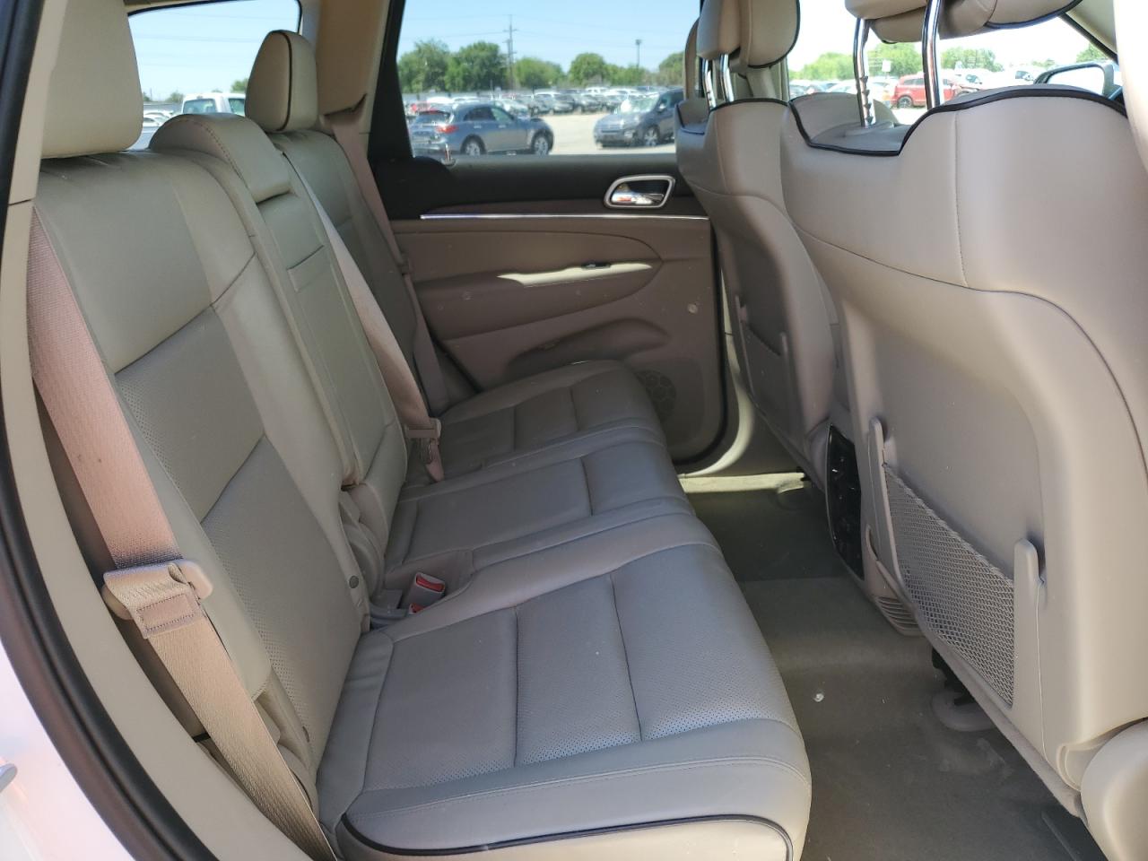 1C4RJFCT1HC822605 2017 Jeep Grand Cherokee Overland