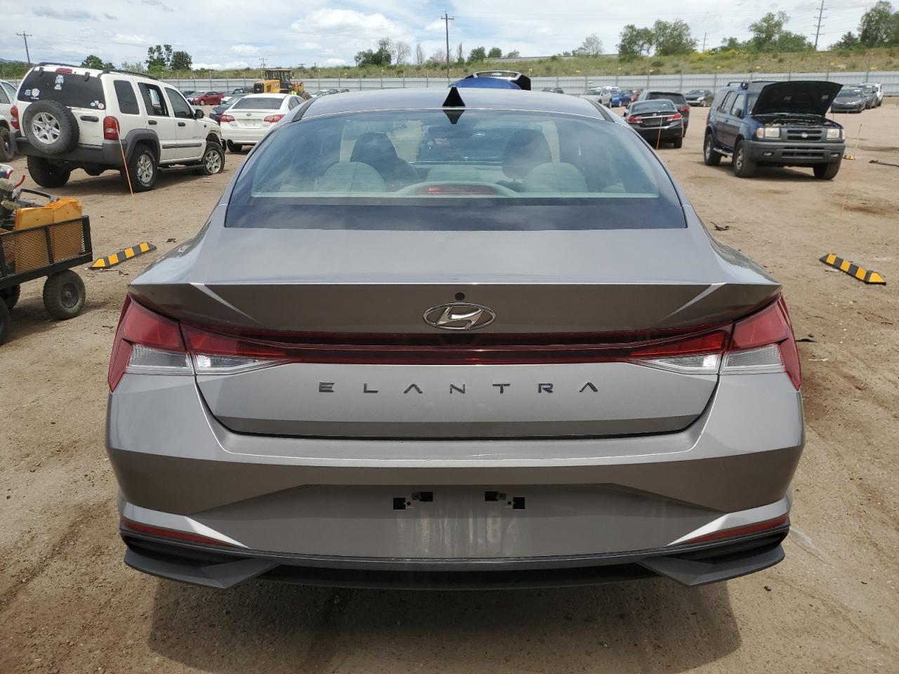 KMHLM4AG3NU278391 2022 Hyundai Elantra Sel