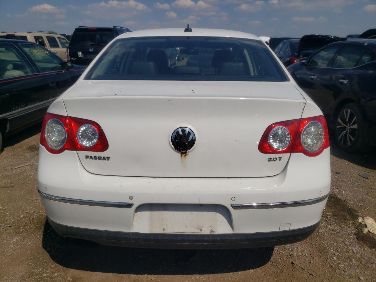 WVWEK73C48E143756 2008 Volkswagen Passat Lux