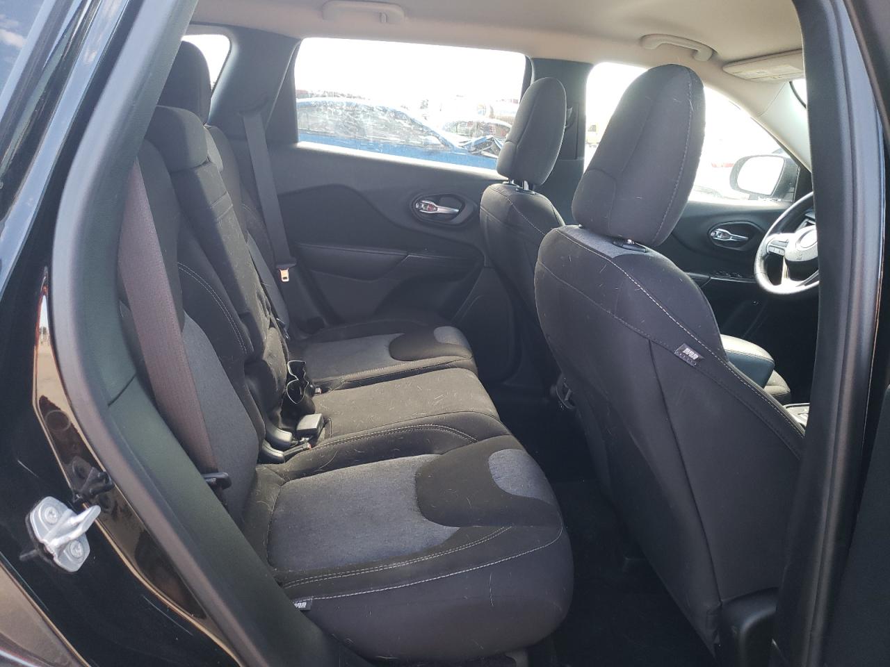 1C4PJLAB0HW547906 2017 Jeep Cherokee Sport