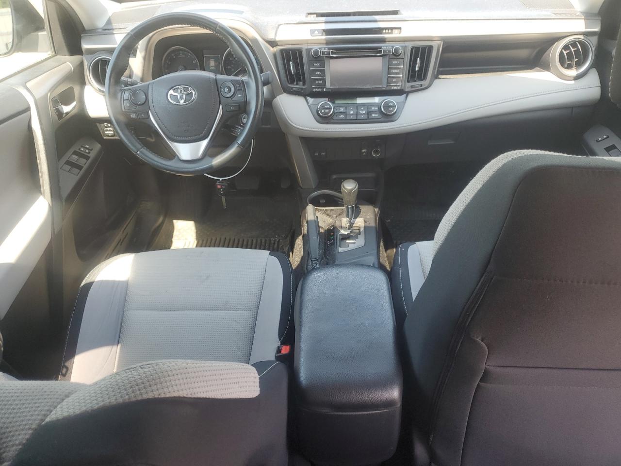 2T3RFREVXHW627861 2017 Toyota Rav4 Xle