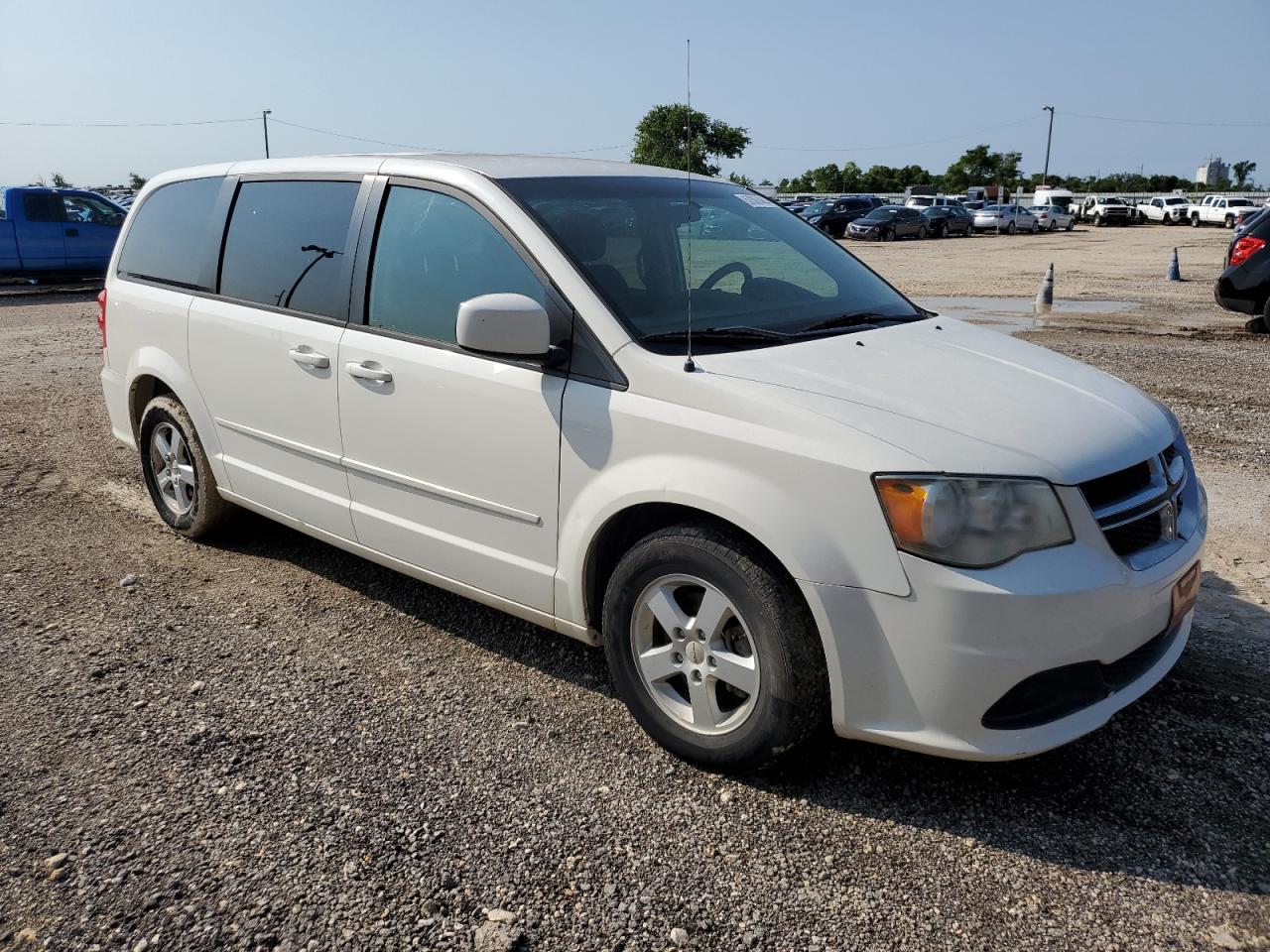 2C4RDGCG8DR521475 2013 Dodge Grand Caravan Sxt