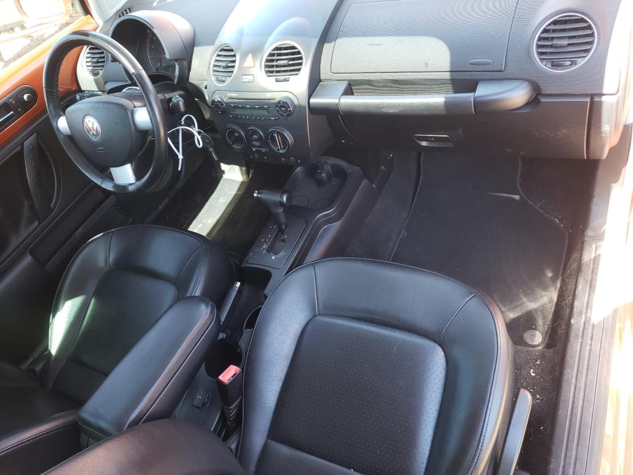 3VWRW3AG5AM035048 2010 Volkswagen New Beetle