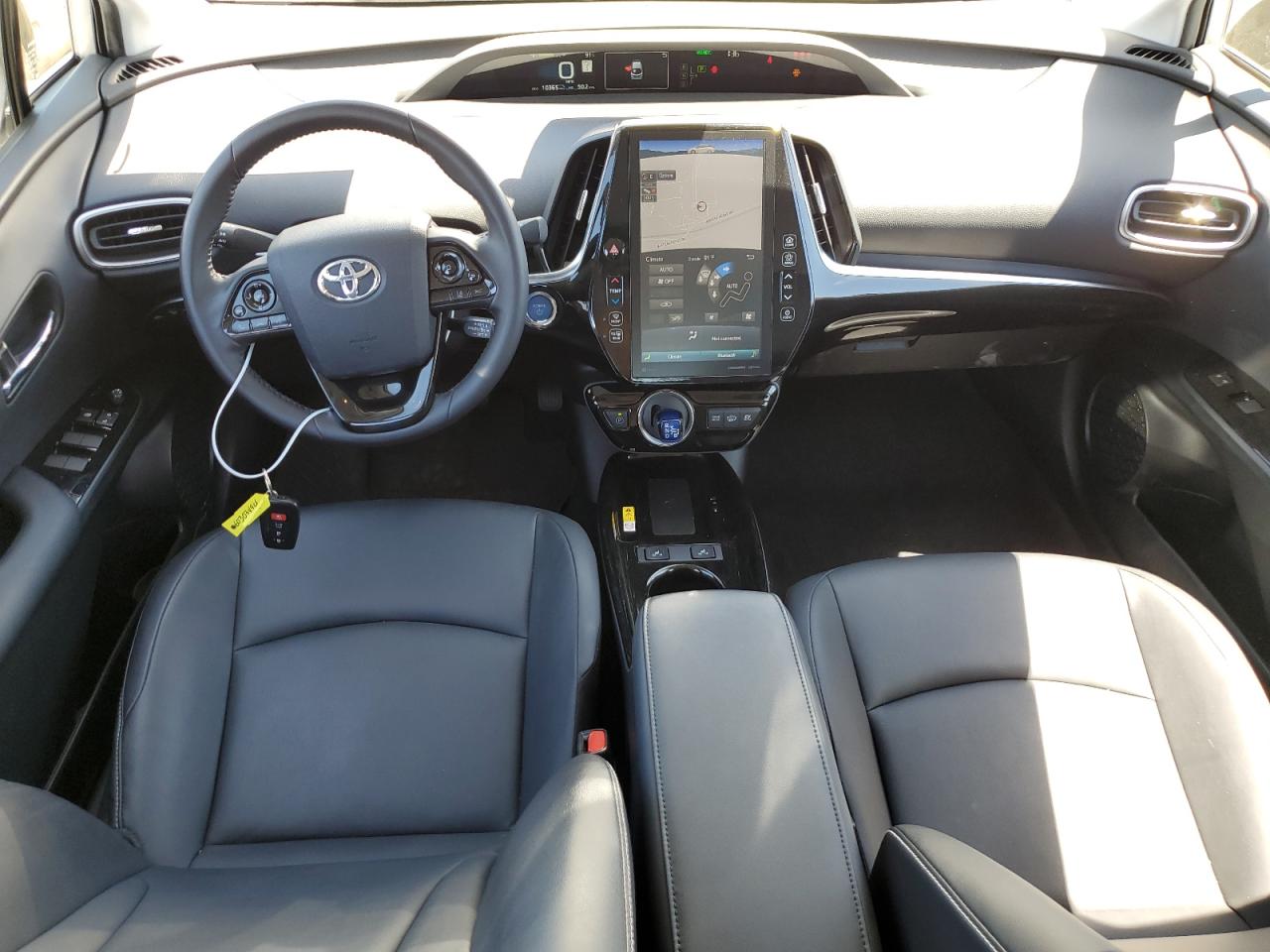 JTDKAMFP4M3180458 2021 Toyota Prius Prime Le