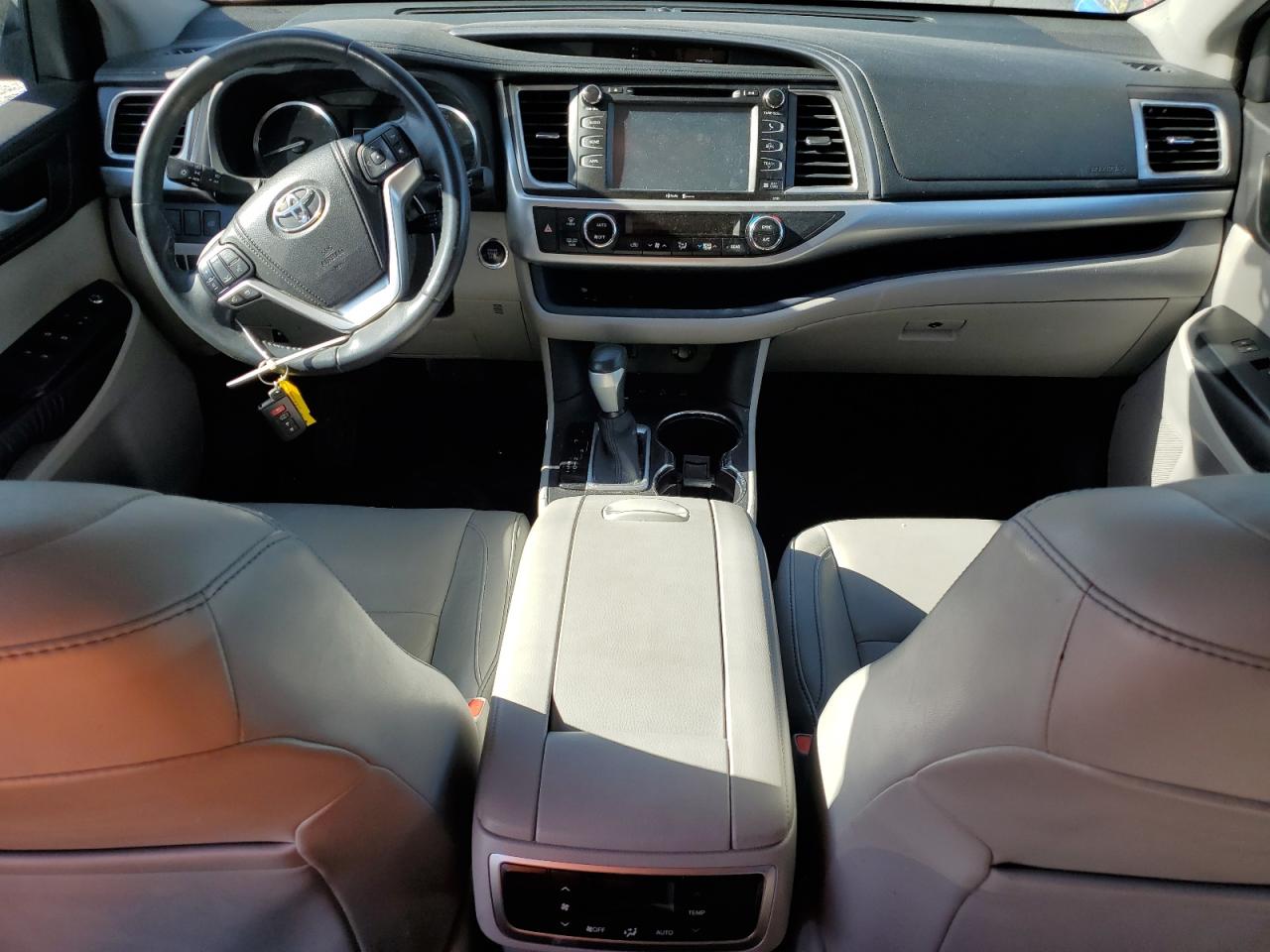 5TDJKRFHXFS073172 2015 Toyota Highlander Xle