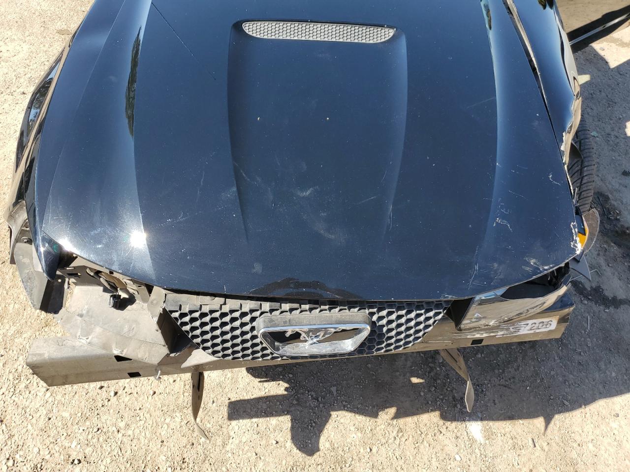 1FAFP44421F142736 2001 Ford Mustang