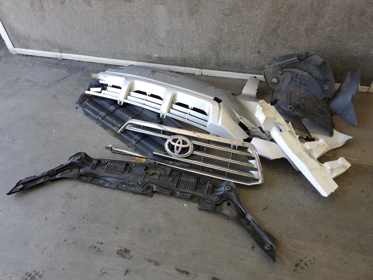 5TDDK3EH4AS022643 2010 Toyota Highlander Limited