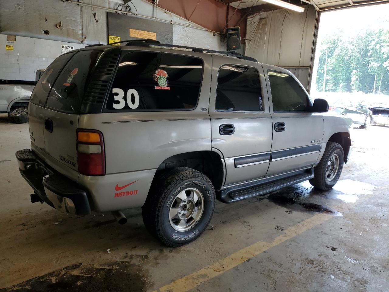 1GNEC13T21J224883 2001 Chevrolet Tahoe C1500