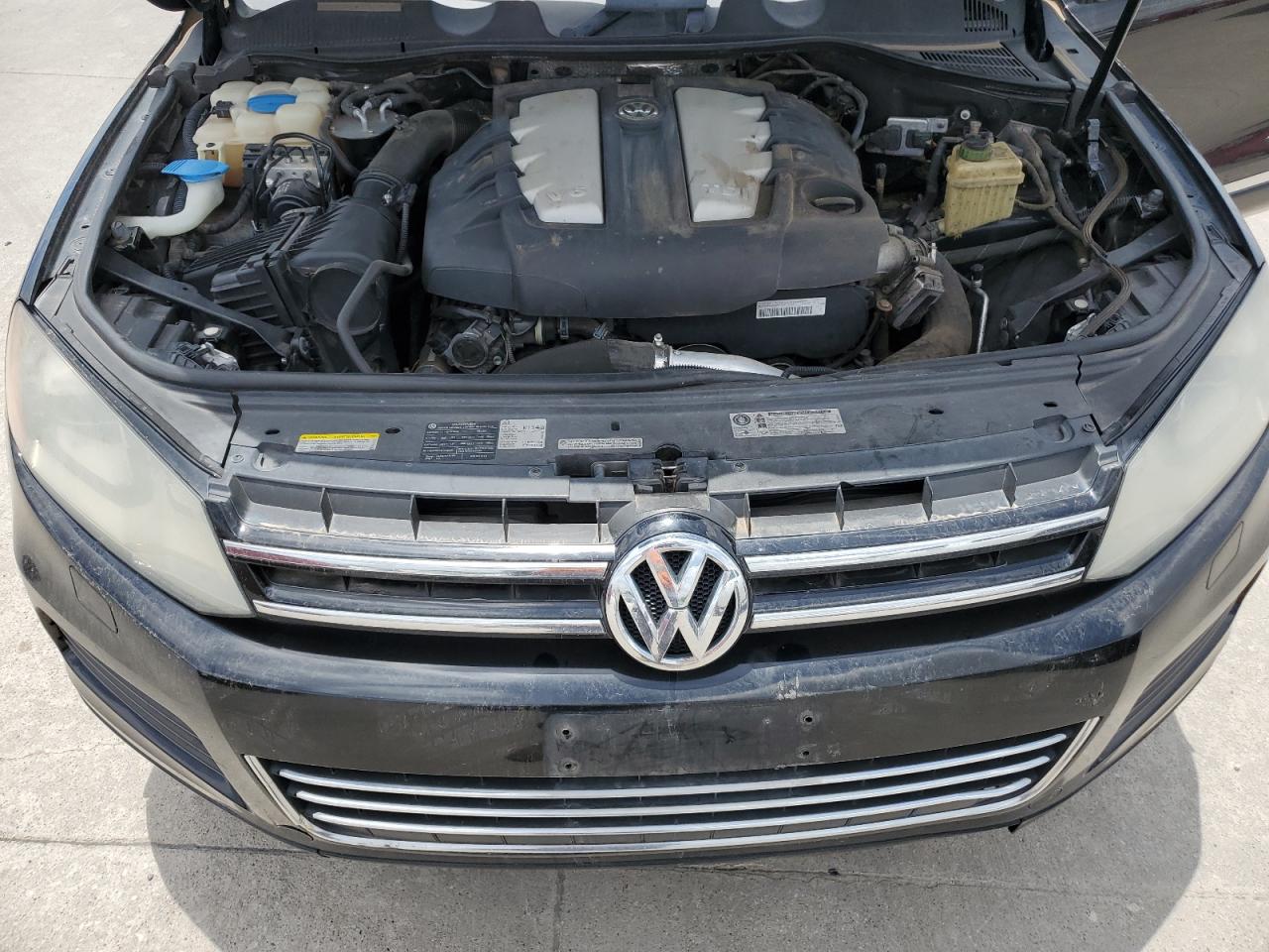 WVGEK9BP7CD010774 2012 Volkswagen Touareg V6 Tdi