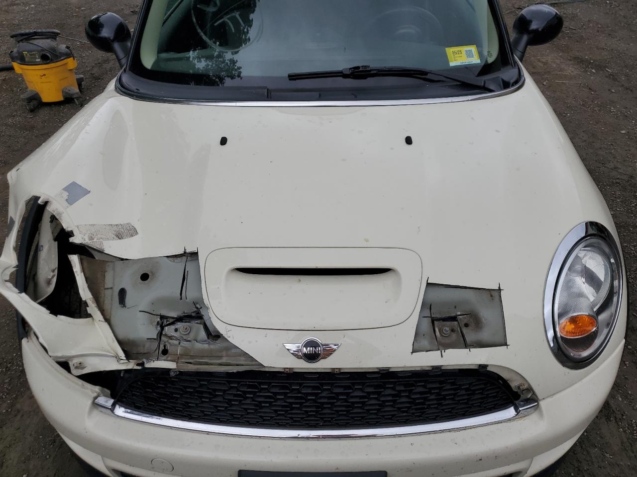 2014 Mini Cooper S Clubman vin: WMWZG3C5XET800559