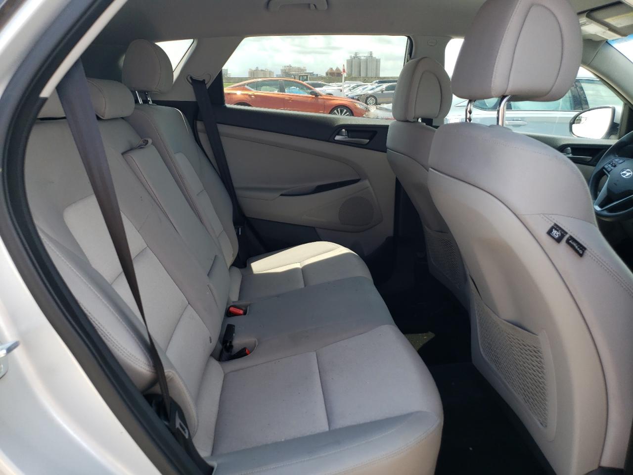 KM8J33A44JU641785 2018 Hyundai Tucson Sel