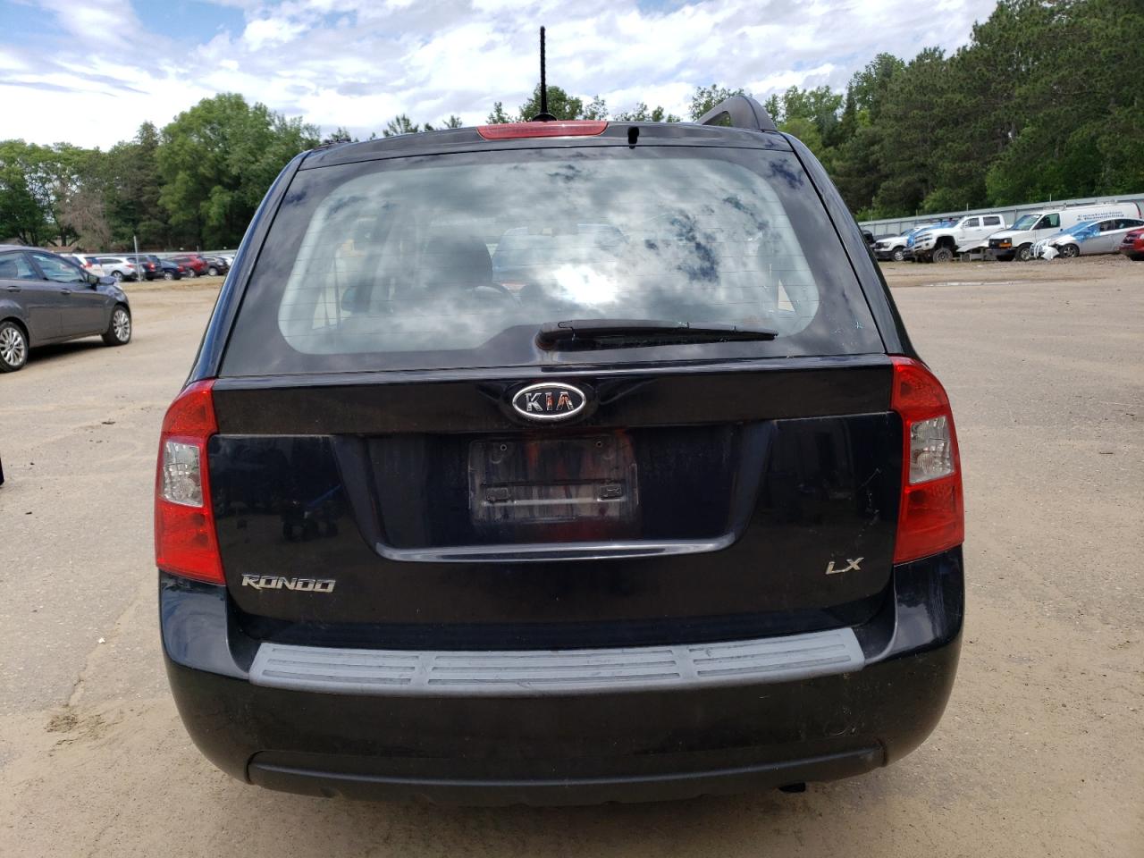 KNAFG528897268785 2009 Kia Rondo Base