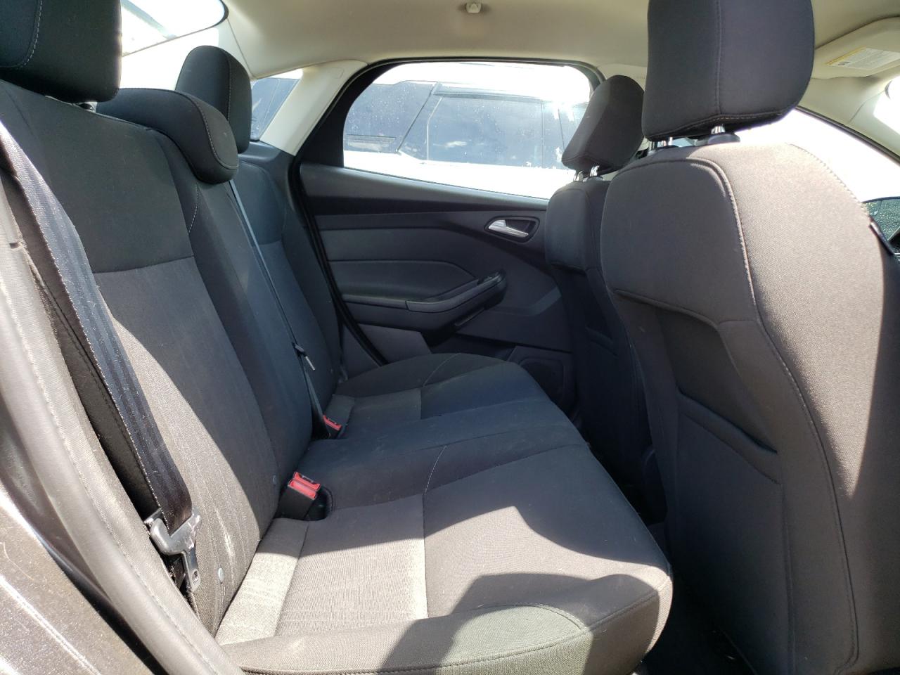 1FADP3F21FL378753 2015 Ford Focus Se