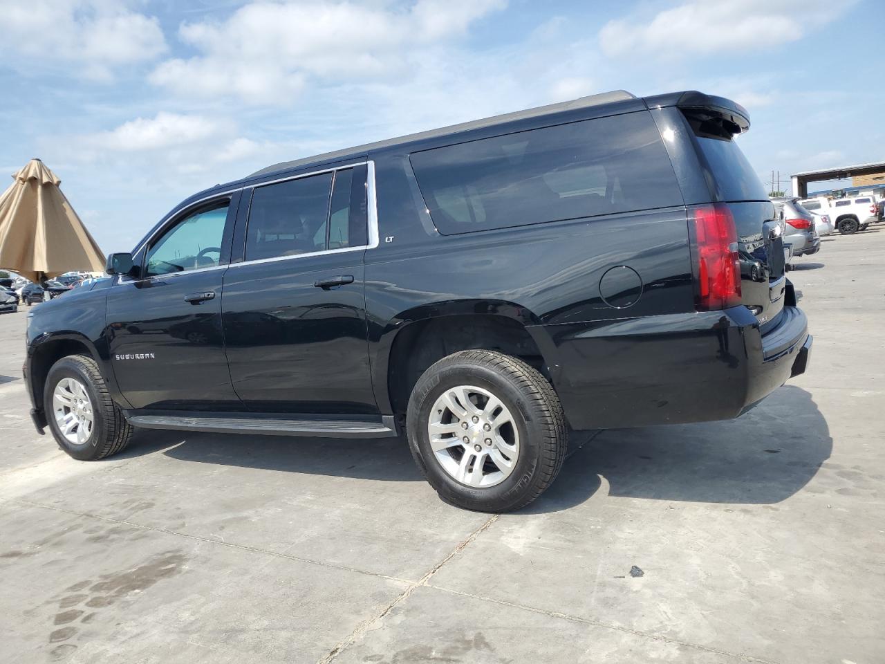 2019 Chevrolet Suburban K1500 Lt vin: 1GNSKHKCXKR187939