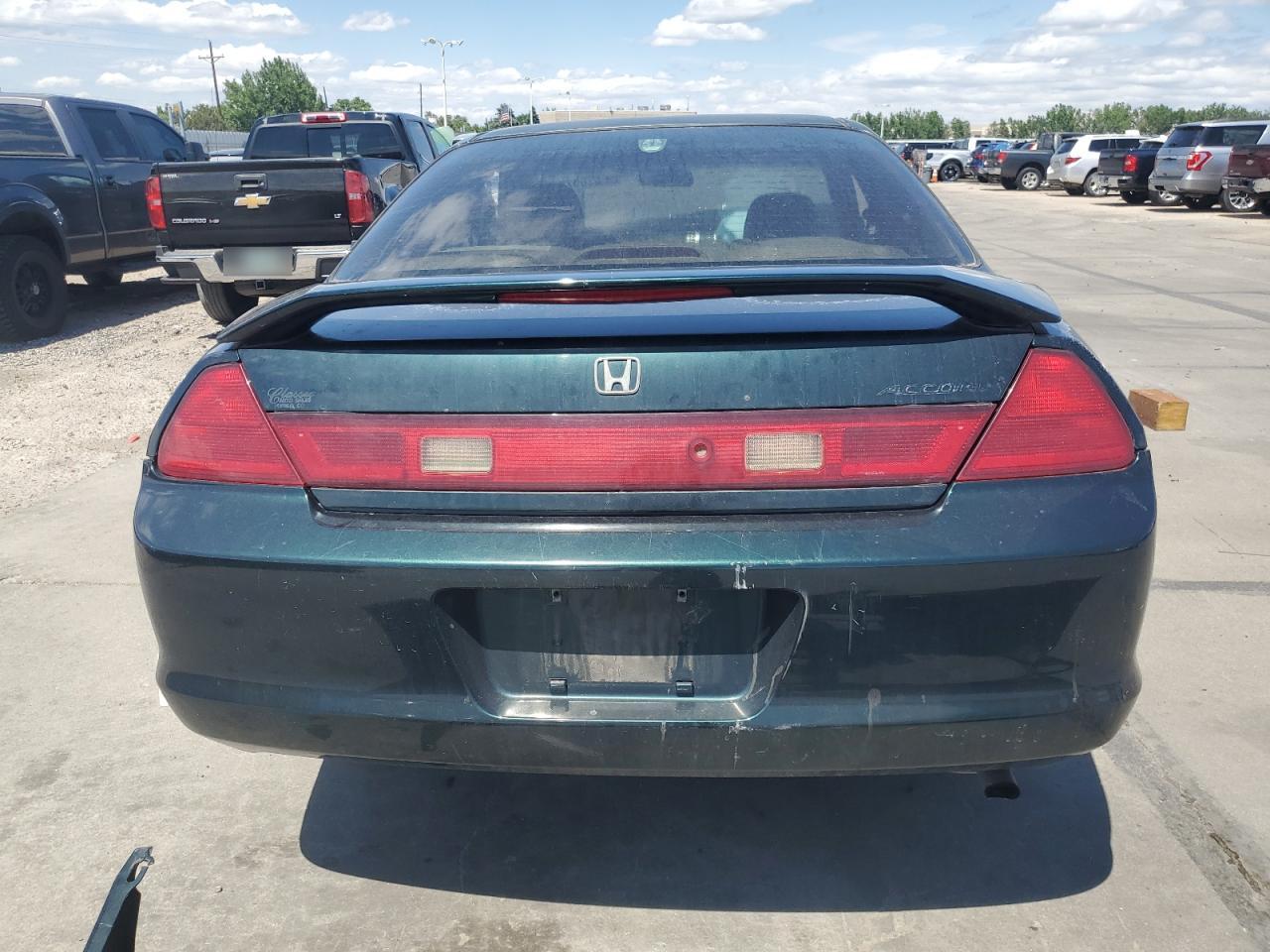 1HGCG3265YA002250 2000 Honda Accord Lx