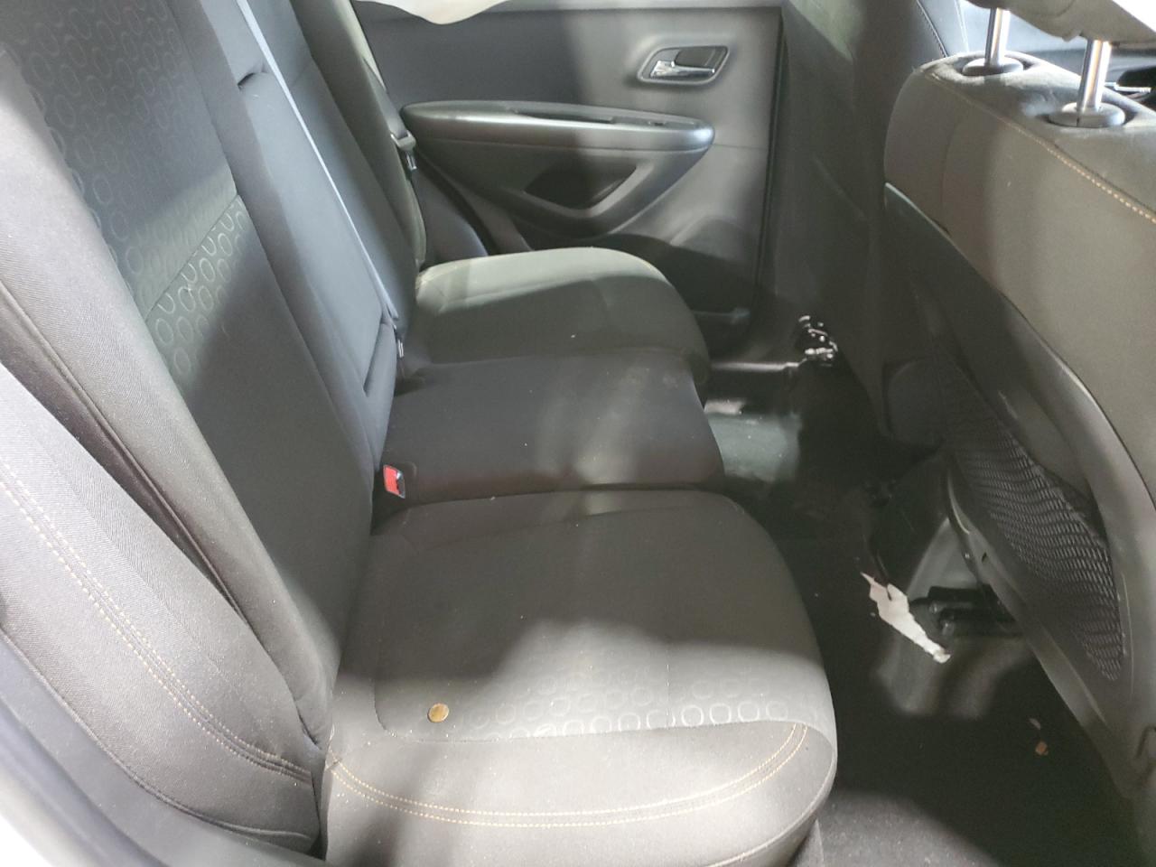 KL7CJKSB7LB317073 2020 Chevrolet Trax Ls