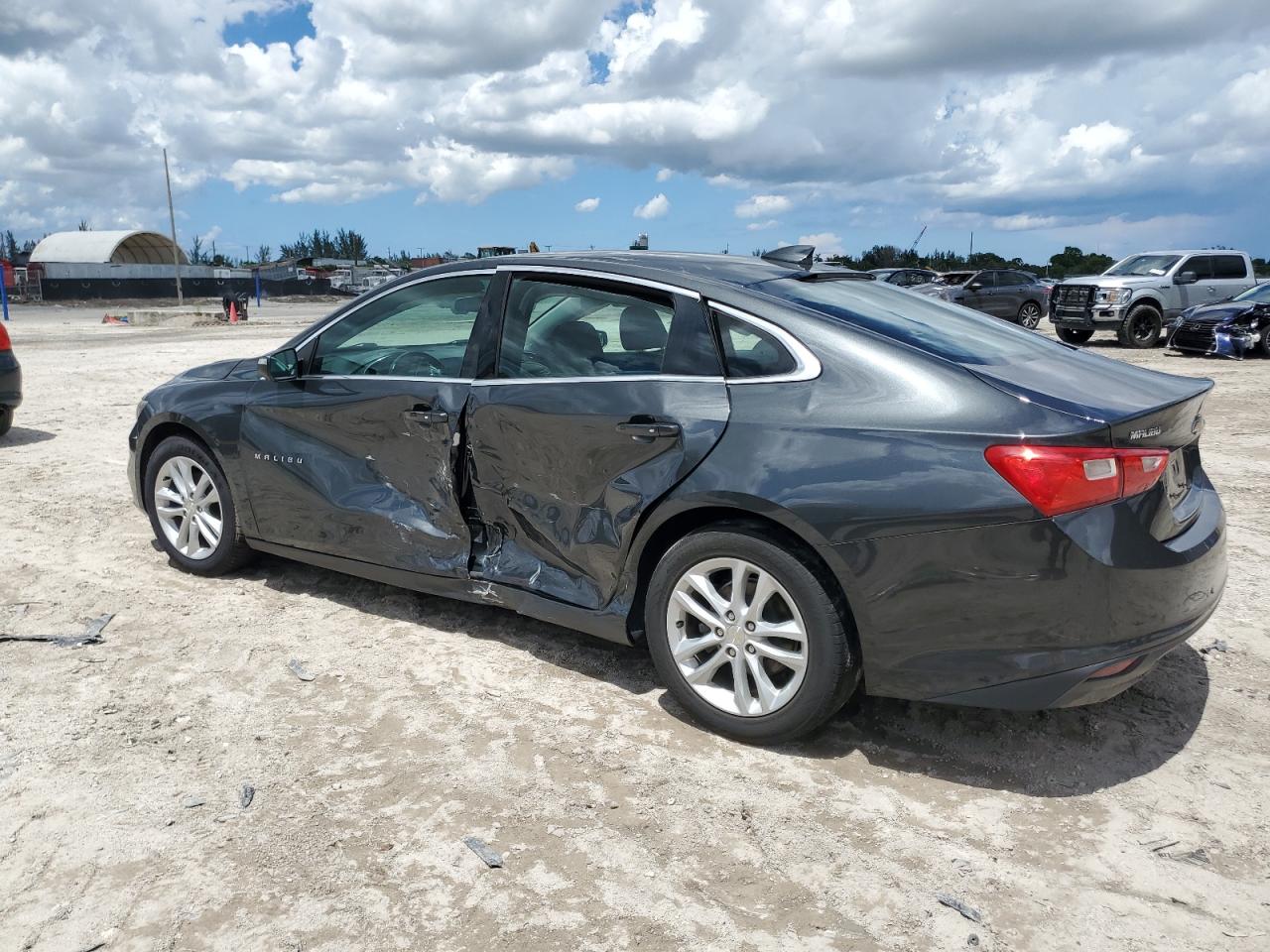 2018 Chevrolet Malibu Lt vin: 1G1ZD5ST8JF209526