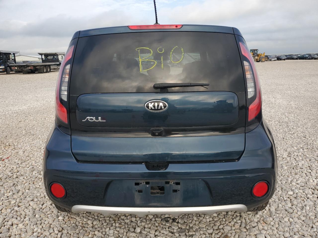 KNDJP3A57J7606948 2018 Kia Soul +