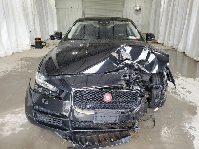 VIN SAJAK4BV6HA971879 2017 Jaguar XE, Prestige no.5