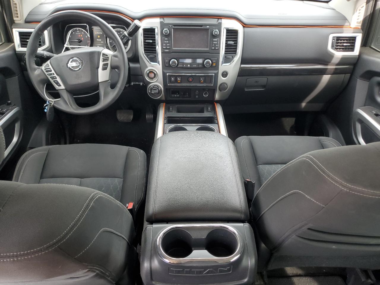 1N6AA1E53HN544113 2017 Nissan Titan Sv