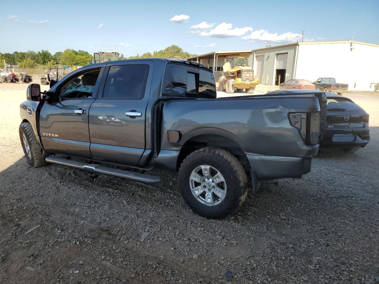 1N6AA1E57HN570147 2017 Nissan Titan Sv