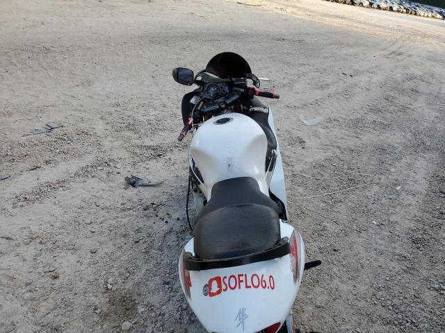 2005 SUZUKI GSX1300 RK JS1GW71A852111656