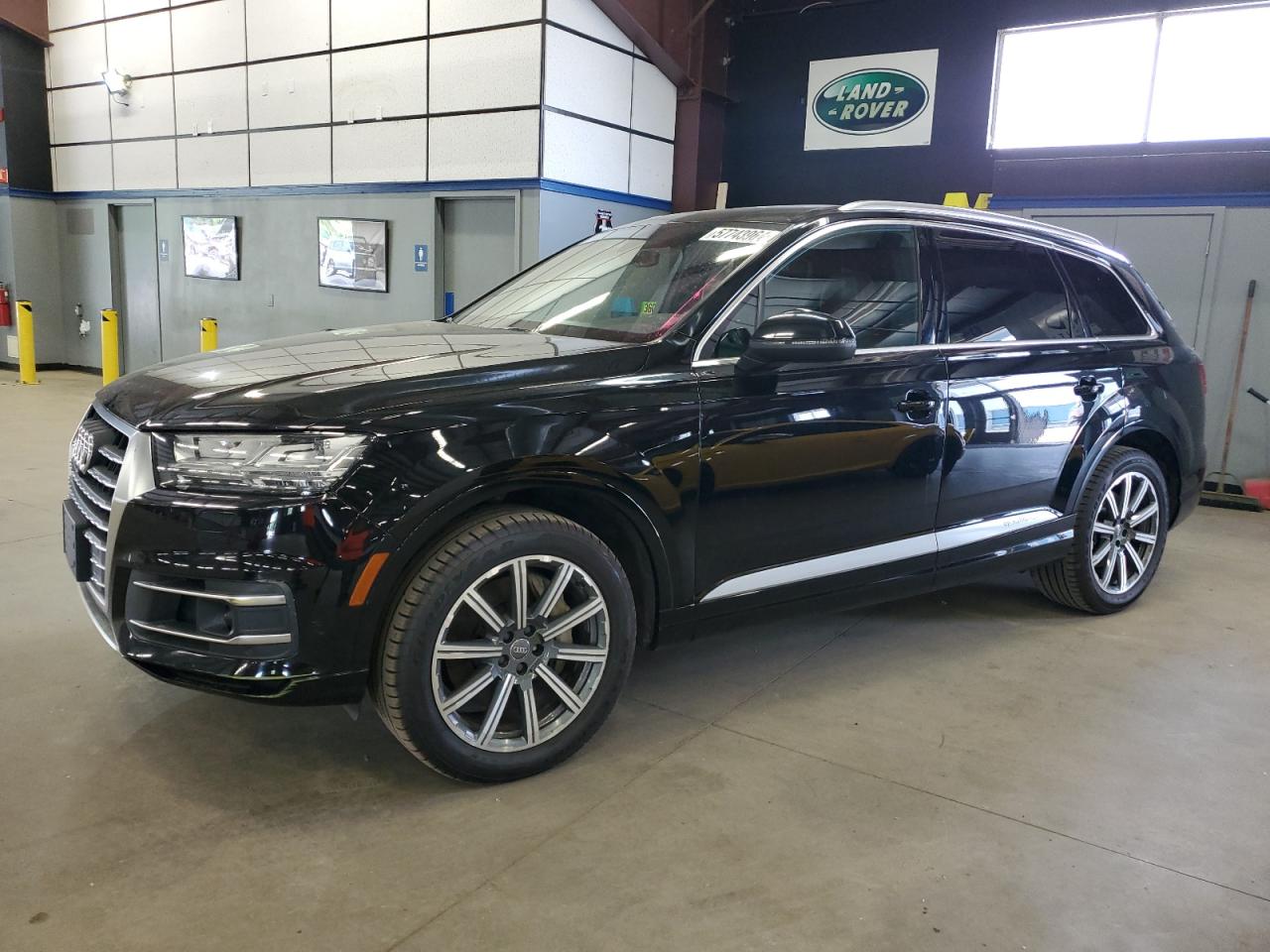 2017 Audi Q7 Premium Plus vin: WA1LAAF78HD039227