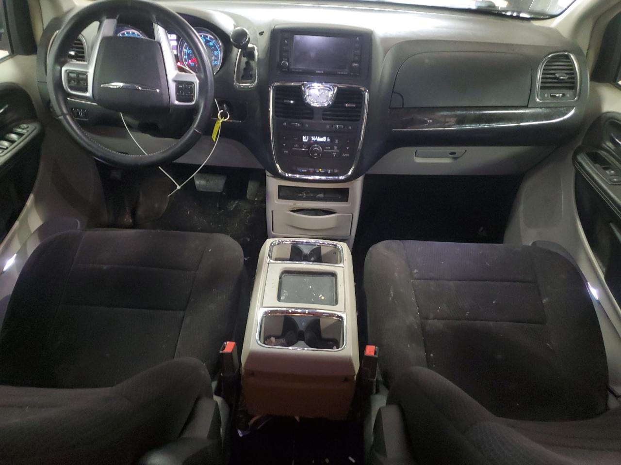 2A4RR5DG6BR735103 2011 Chrysler Town & Country Touring