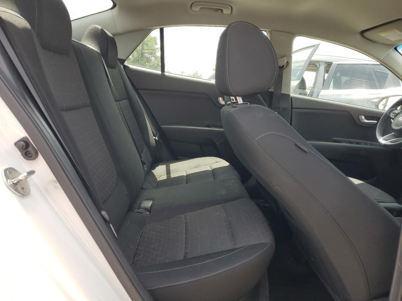 3KPA24AB7KE217240 2019 Kia Rio S