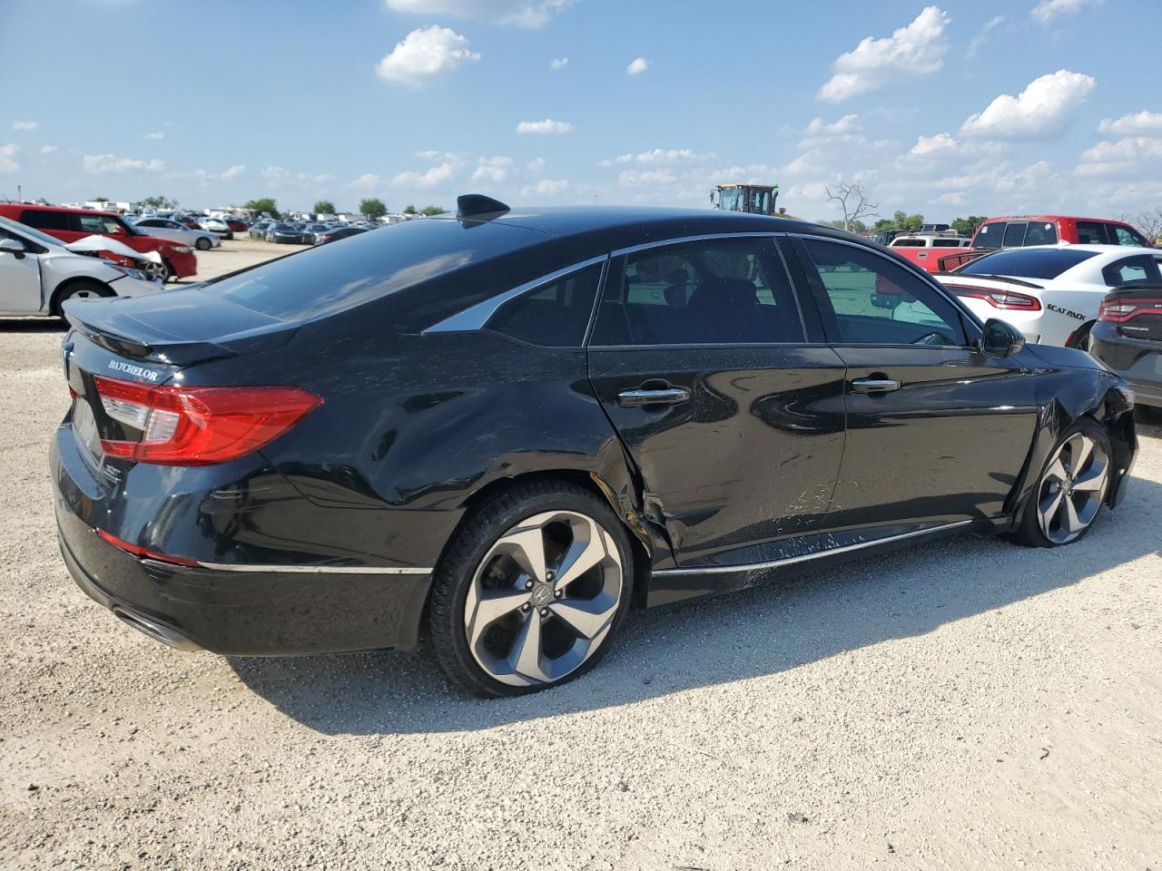 1HGCV2F9XKA026832 HONDA ACCORD 2019