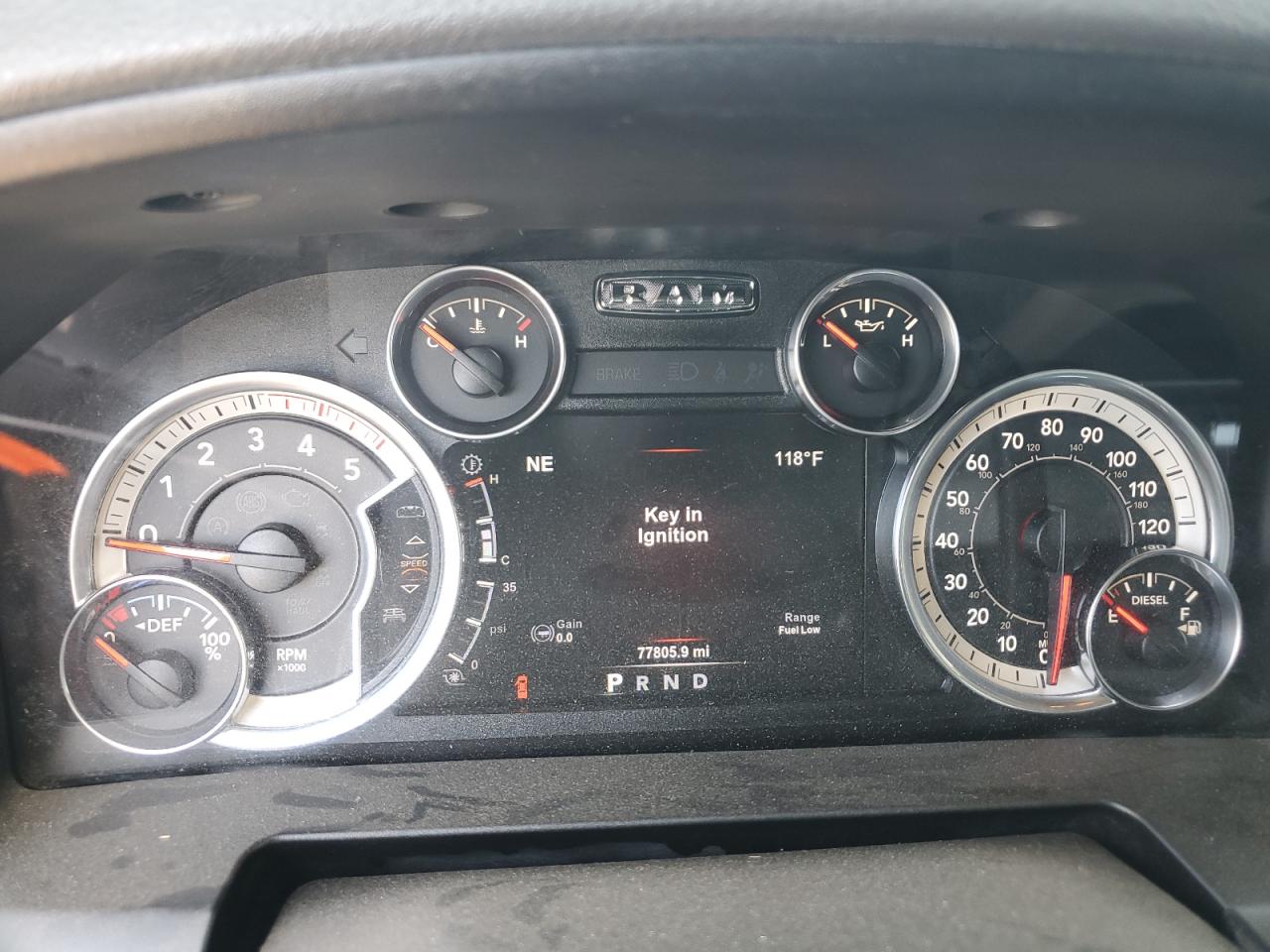 3C63RRHL1HG712800 2017 Ram 3500 Slt