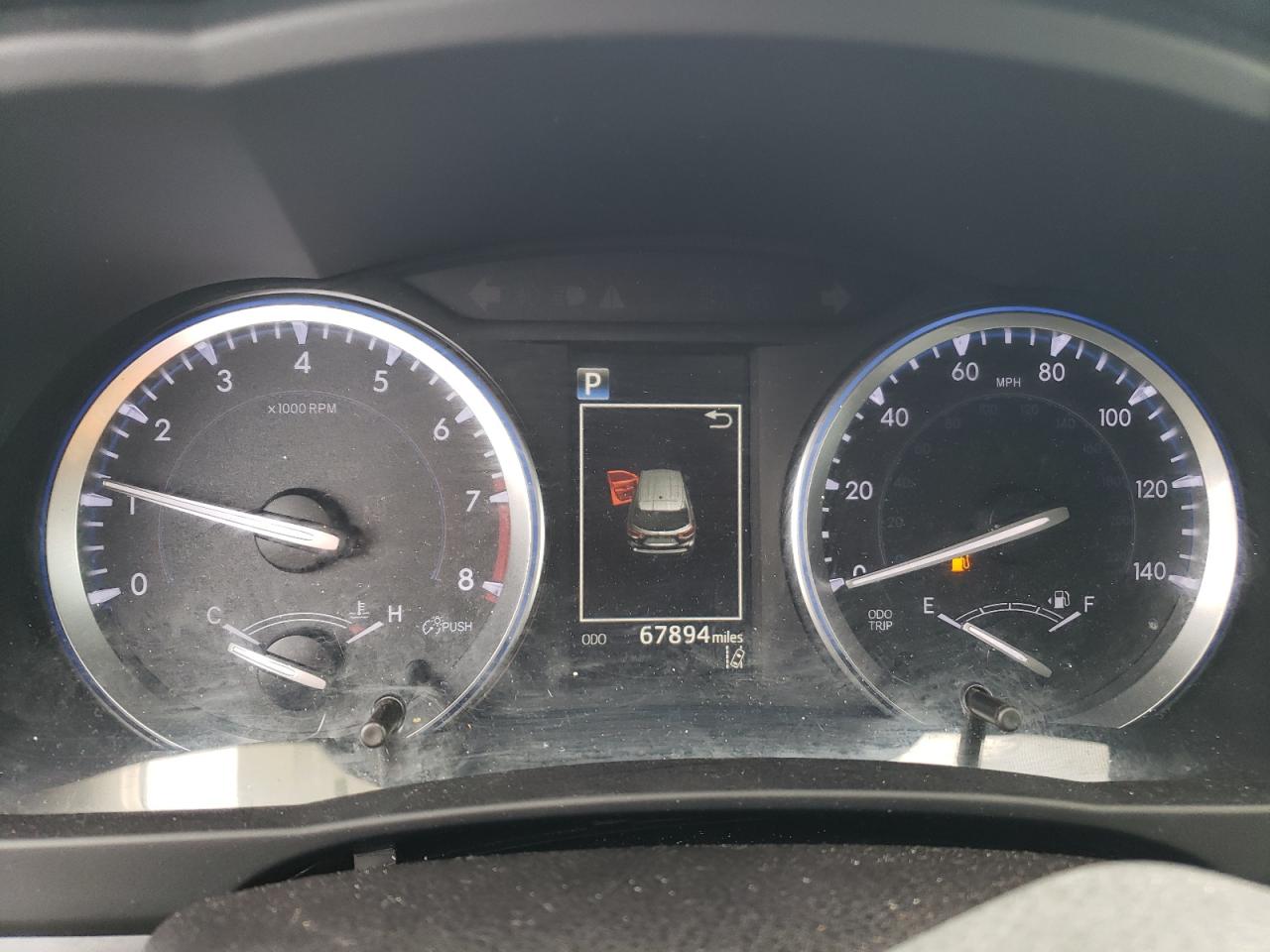 5TDJZRFH9JS546760 2018 Toyota Highlander Se