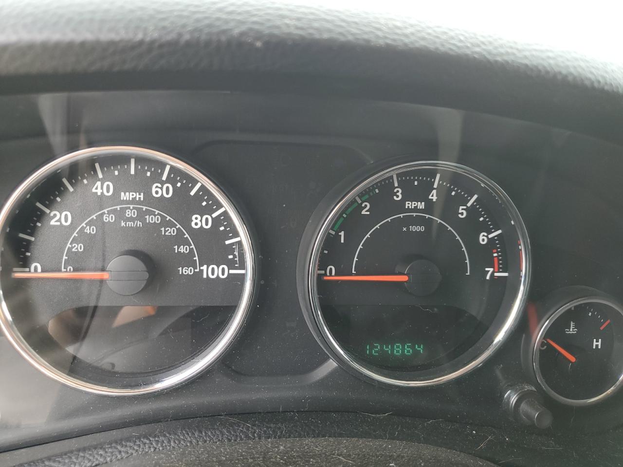 1C4BJWDGXEL140501 2014 Jeep Wrangler Unlimited Sport